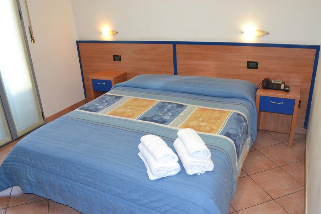 Hotel Iride Stazione Lambrate Citta Studi Milán Exterior foto