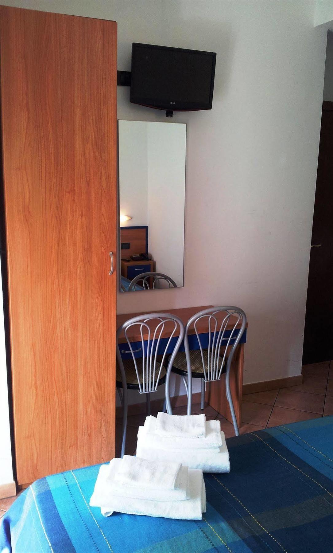 Hotel Iride Stazione Lambrate Citta Studi Milán Exterior foto