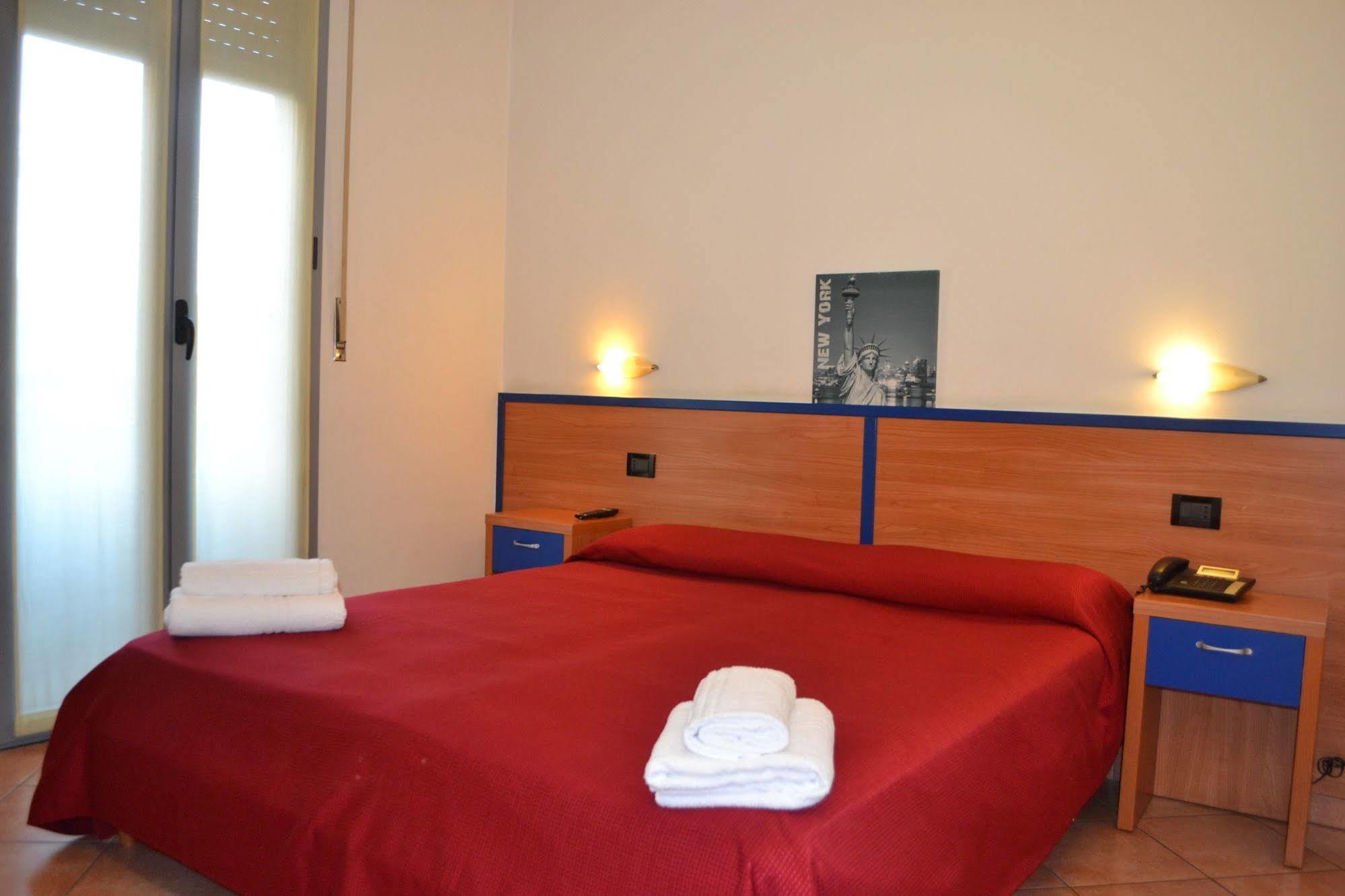 Hotel Iride Stazione Lambrate Citta Studi Milán Exterior foto